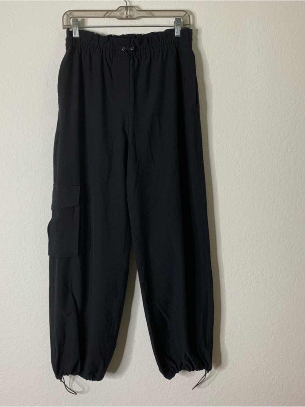 Spanx womens black on the move cargo pants M